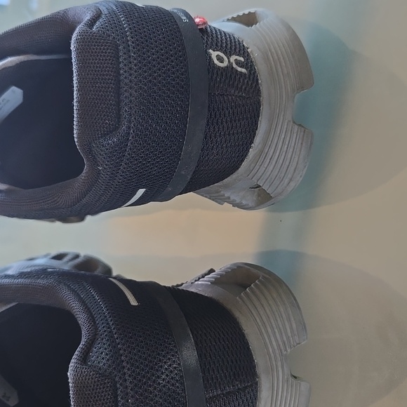 On Running Women's Black and Gray Shoes - Picture 5 of 12